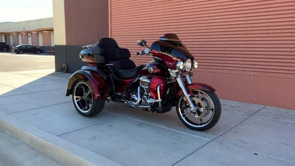 2022 HARLEY-DAVIDSON CVO TRI GLIDE
