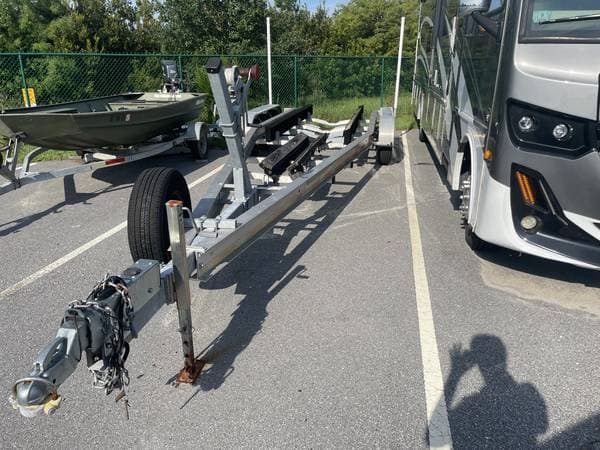 2019 Magic Tilt TTALS31130 aluminum tandem-axle boat trailer 28-30 ft